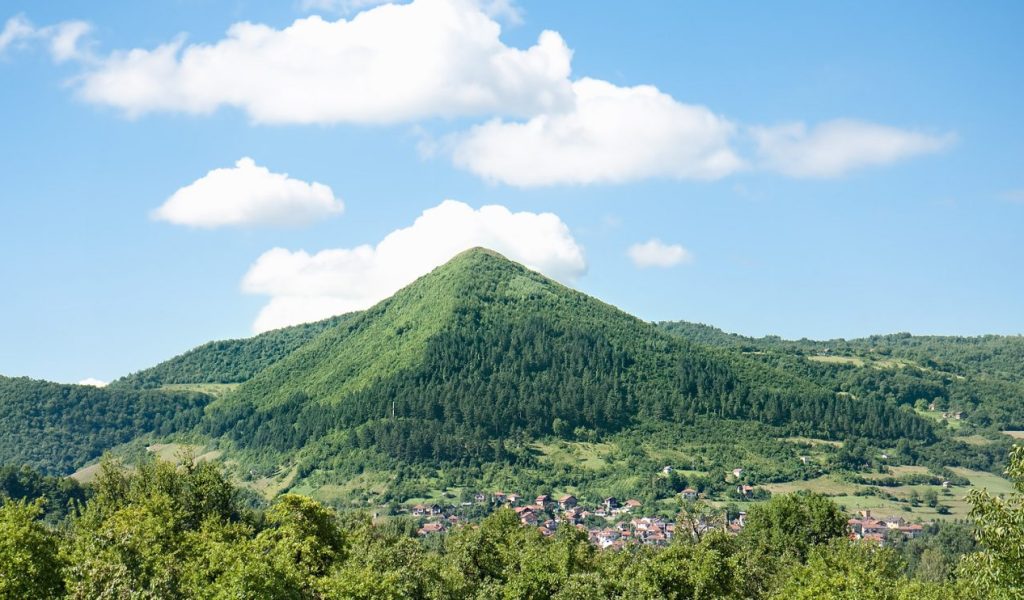 bigstock-bosnian-pyramids-near-the-vis-25992119-1320x742